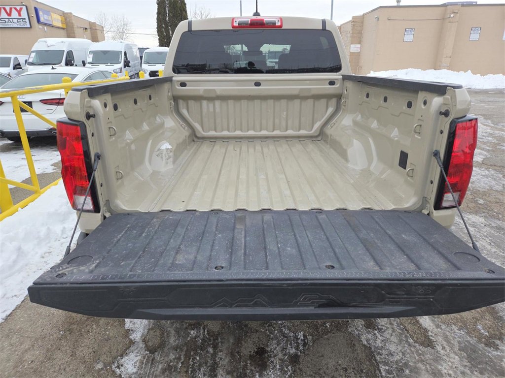 Used 2024 Chevrolet Colorado W/T image 16