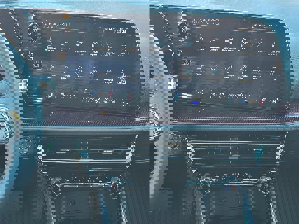 New 2026 Chevrolet Traverse Z71 w/ LPO, Floor Liner Package image 8