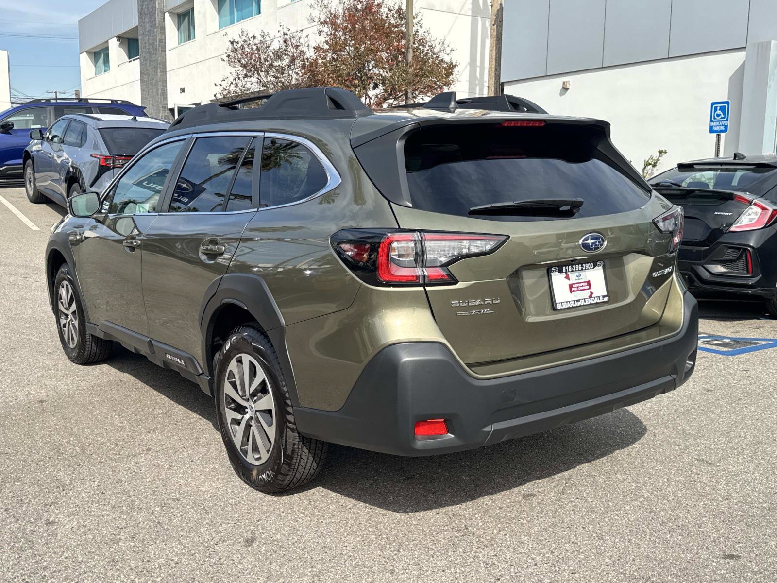 Used 2025 Subaru Outback Premium image 6