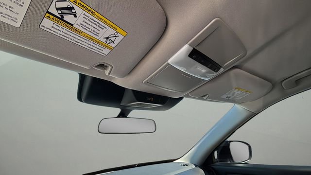 Used 2025 Nissan Pathfinder S FWD image 27