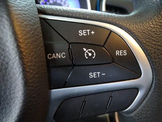 Used 2015 Chrysler 200 Limited FWD image 7