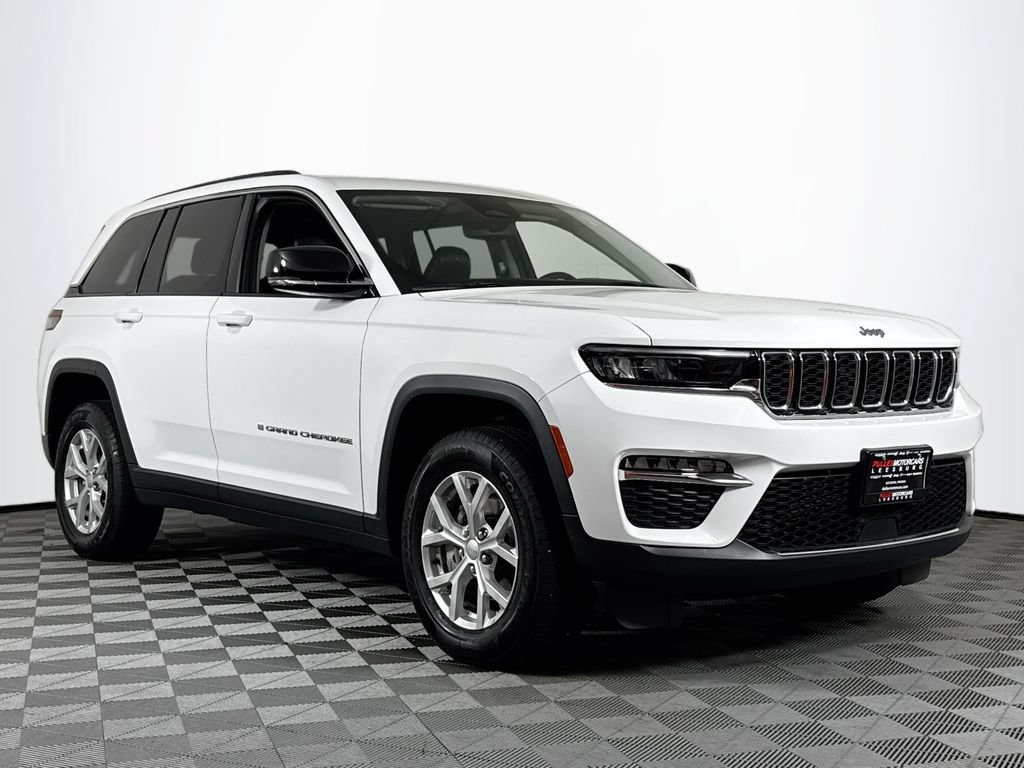 Used 2023 Jeep Grand Cherokee Limited AWD/4WD image 1