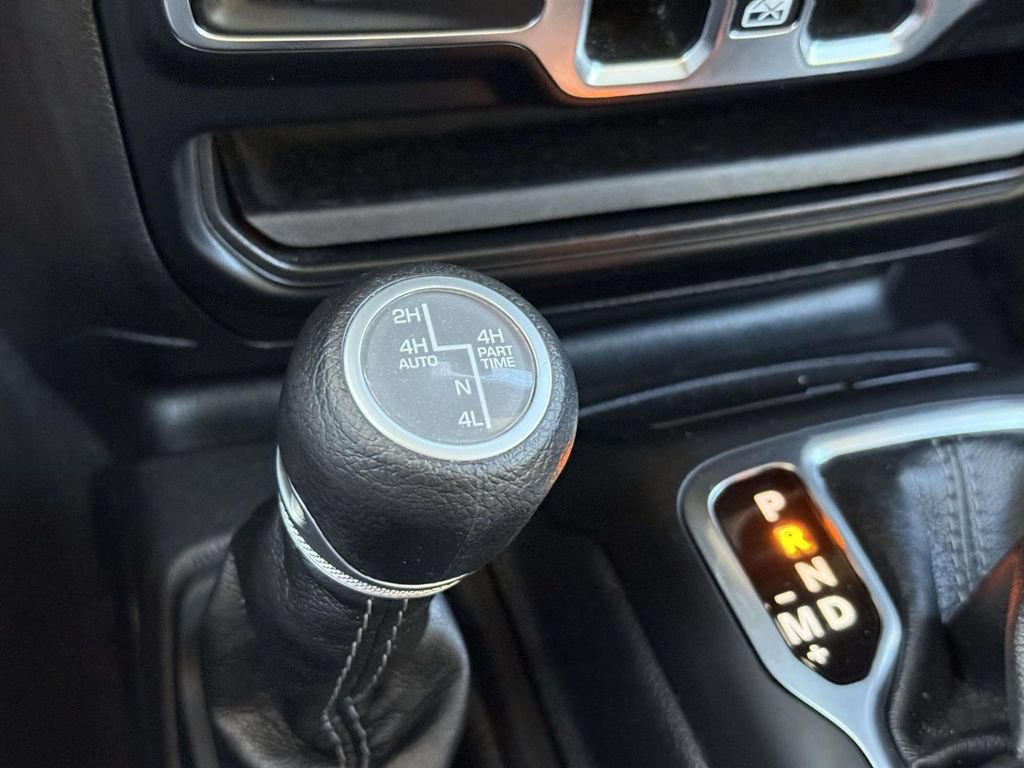 Used 2024 Jeep Wrangler Unlimited Sahara AWD/4WD image 30
