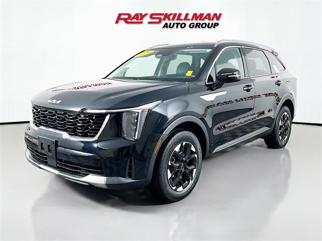 Used 2024 Kia Sorento S image 3