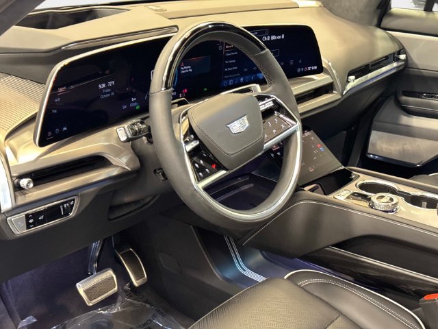 Certified 2026 Cadillac Vistiq Sport w/ LPO, Floor Liner Package AWD/4WD image 22