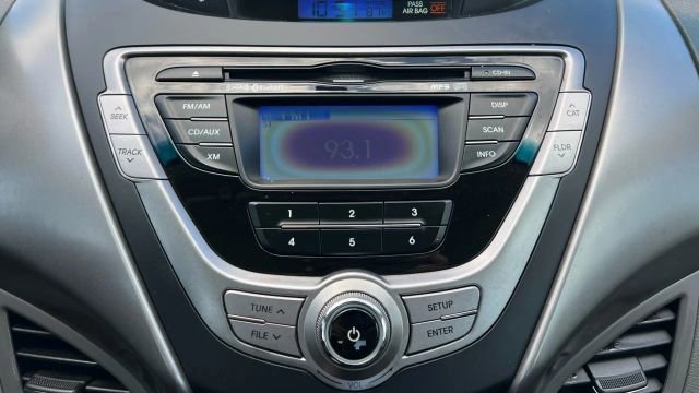 Used 2013 Hyundai Elantra image 32