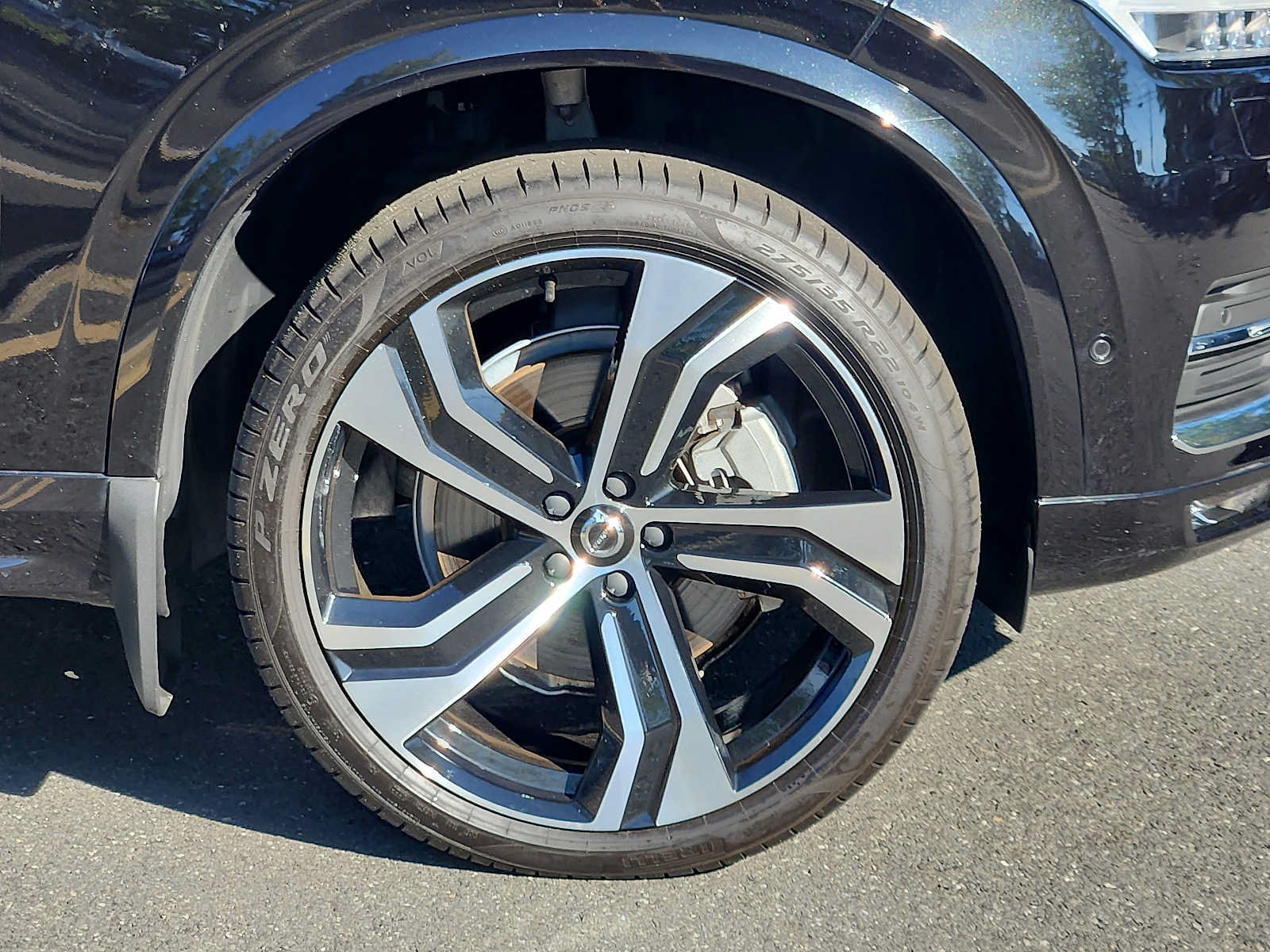 Certified 2024 Volvo XC90 B6 Ultimate w/ Protection Package AWD/4WD image 8