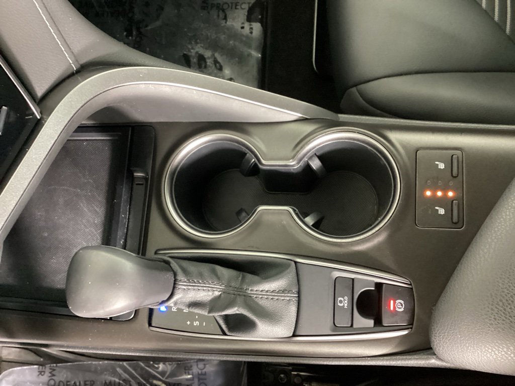 Used 2021 Toyota Camry SE w/ Cold Weather Package image 24
