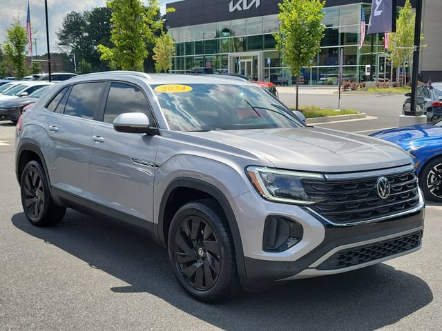 Used 2024 Volkswagen Atlas Cross Sport SE FWD image 15