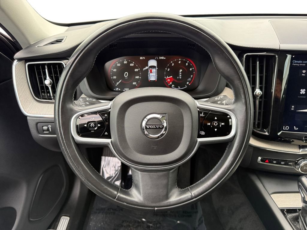 Used 2018 Volvo XC60 T6 Inscription w/ Convenience Package AWD/4WD image 12