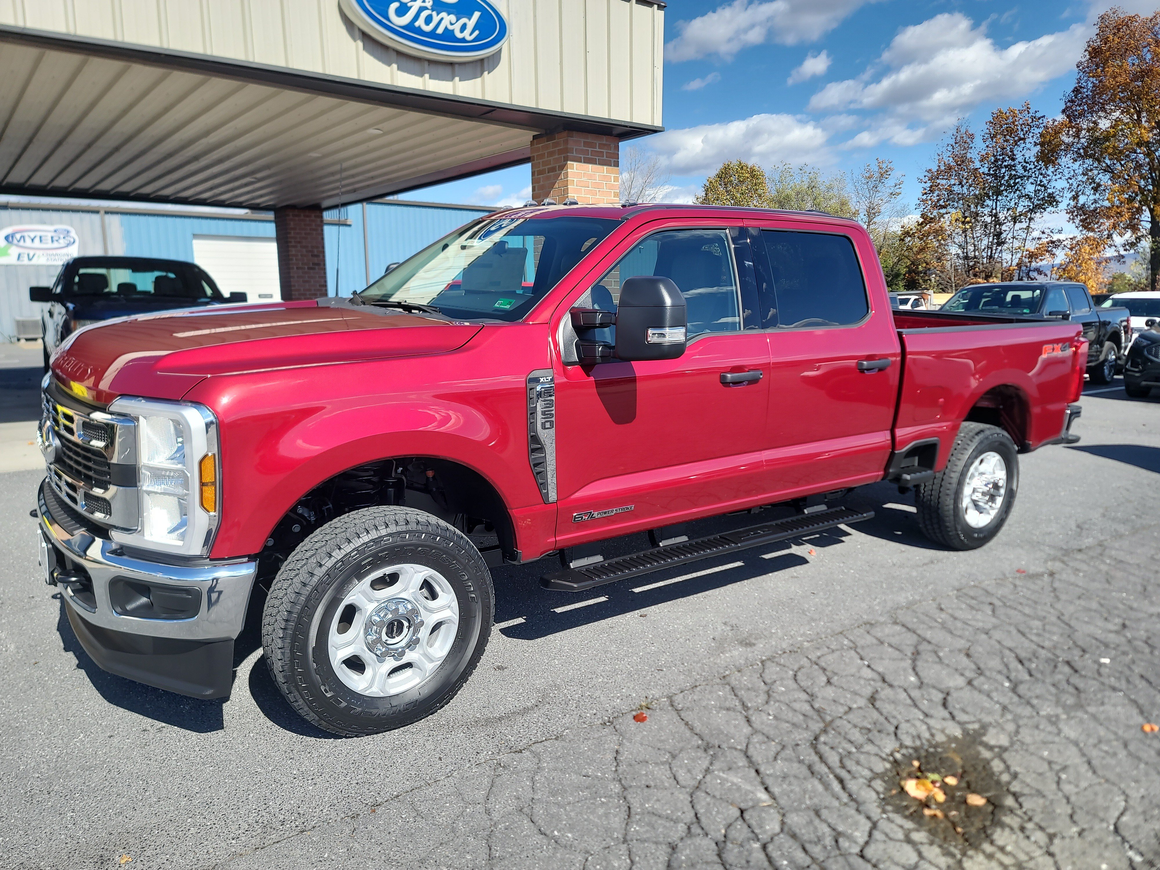 New 2026 Ford F350 XLT w/ FX4 Off-Road Package AWD/4WD image 2