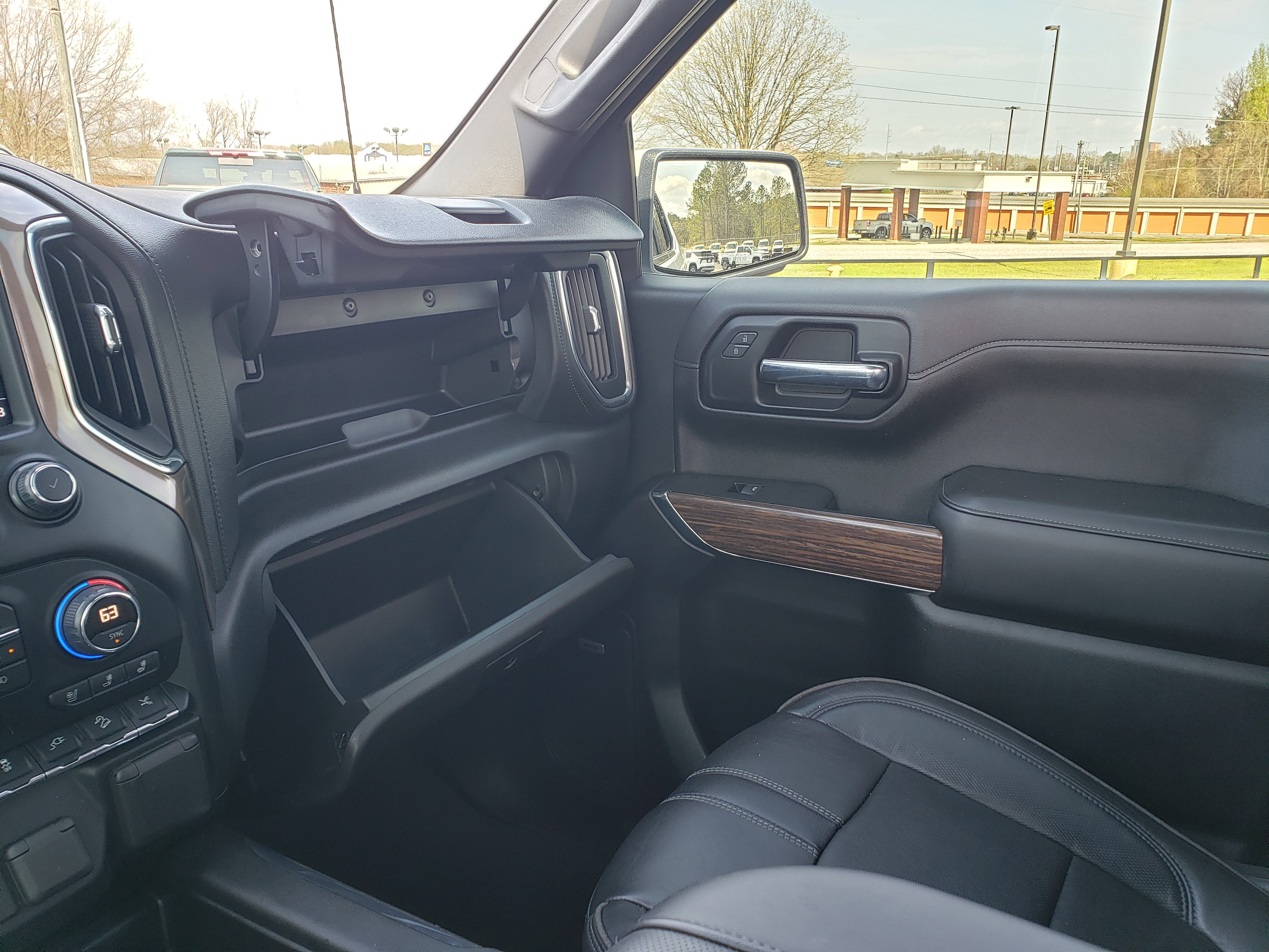 Used 2019 Chevrolet Silverado 1500 High Country w/ Technology Package image 23