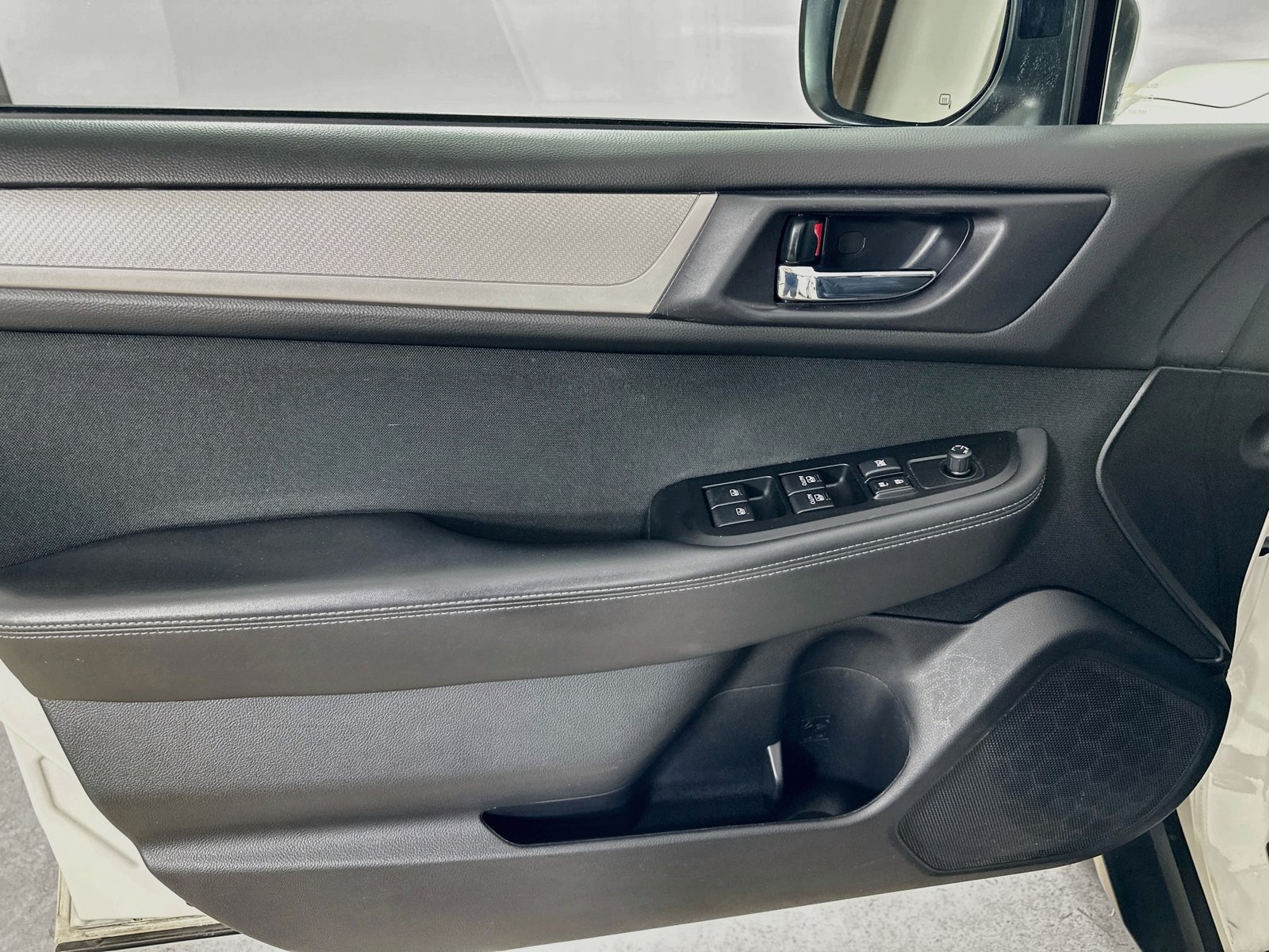 Used 2018 Subaru Outback 2.5i Premium AWD/4WD image 16