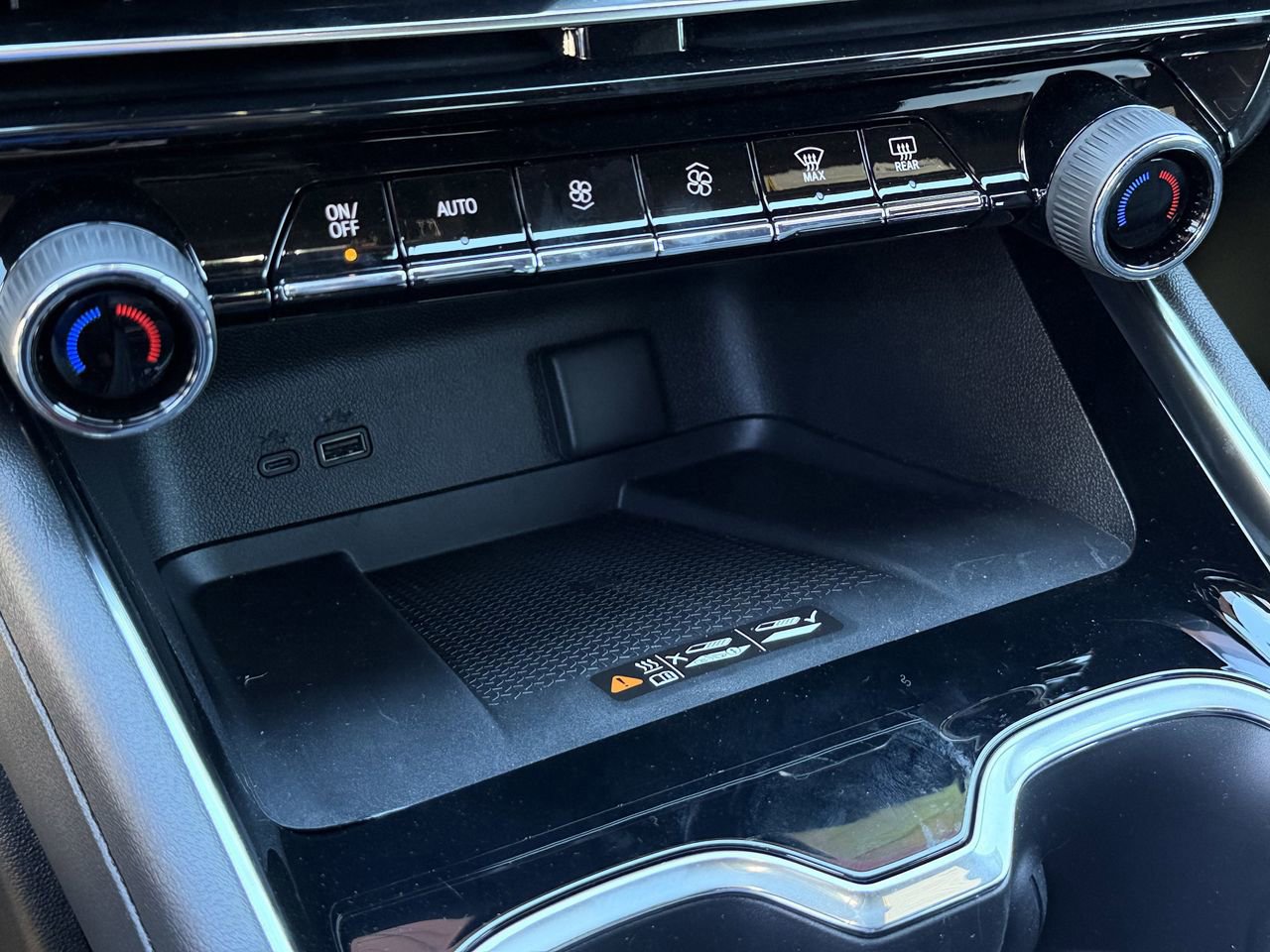 New 2026 Chevrolet Traverse High Country image 17