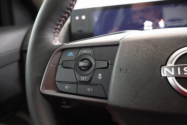New 2026 Nissan Sentra SR w/ SR Premium Package FWD image 17