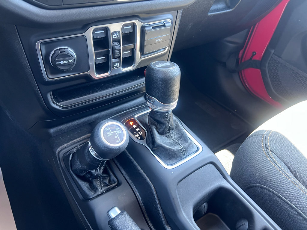 Used 2025 Jeep Wrangler Sahara w/ Safety Group image 22