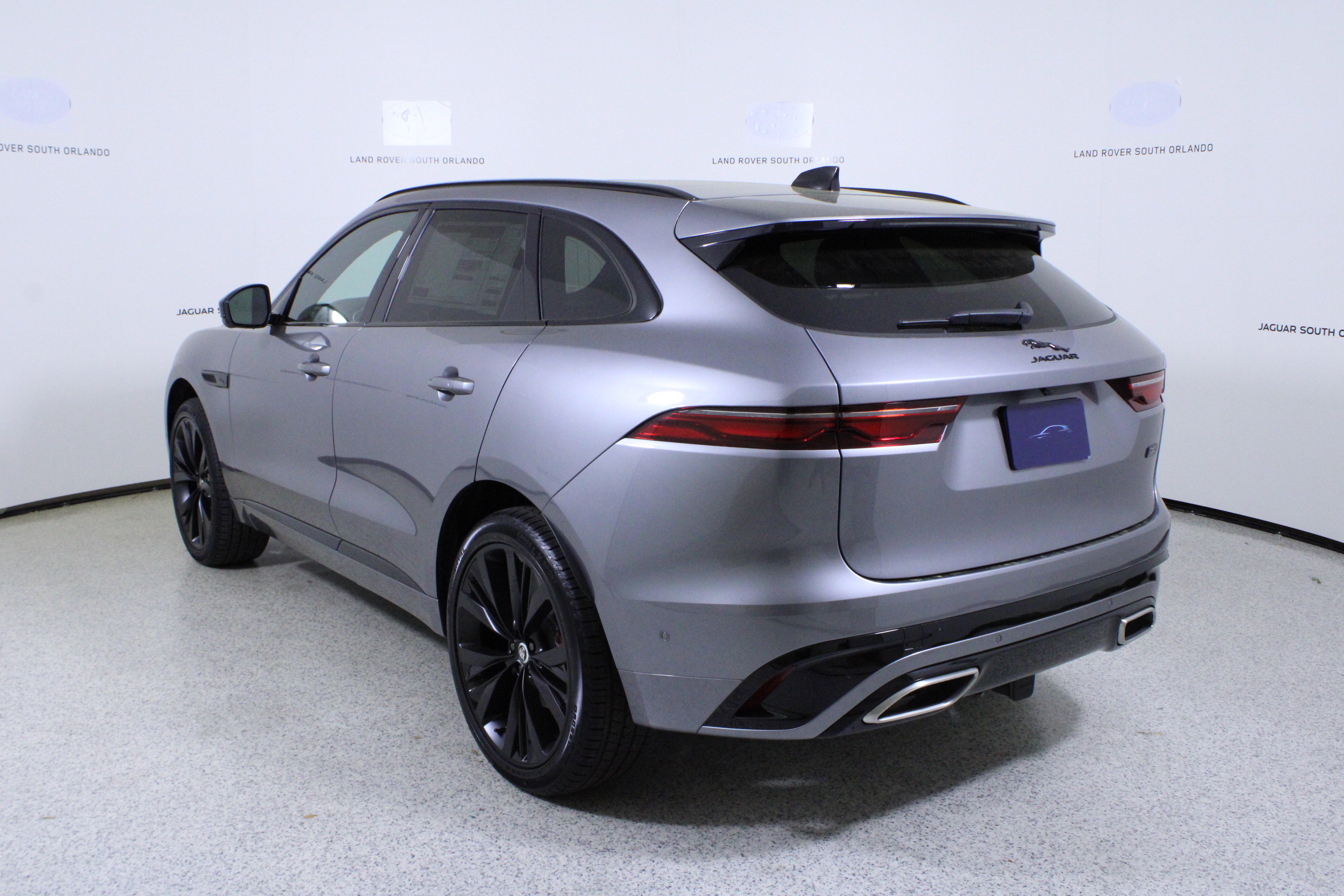 New 2026 Jaguar F-PACE R-Dynamic S image 5