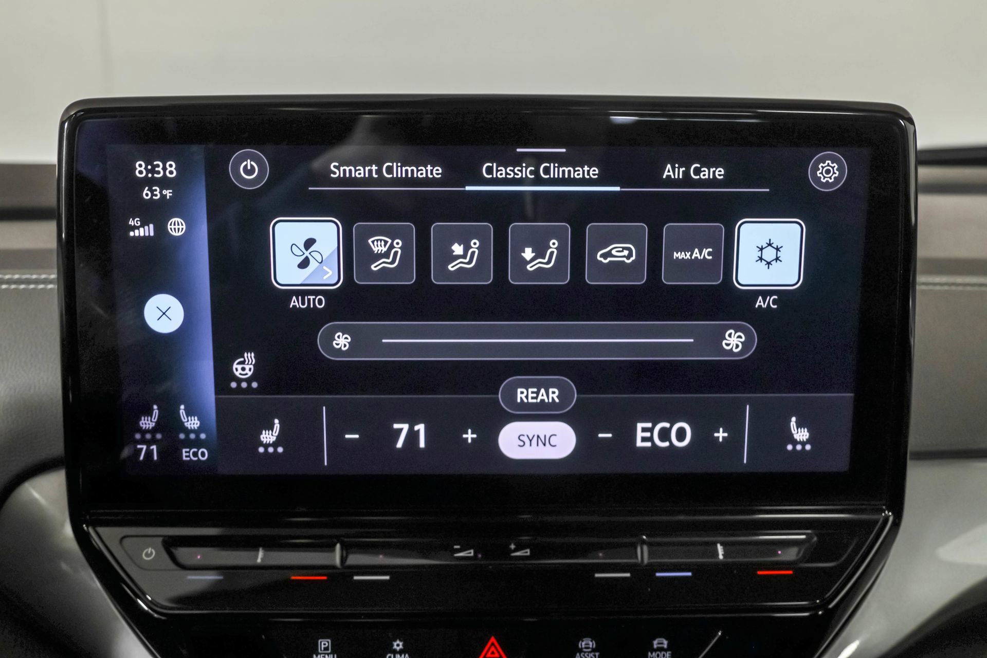 Used 2023 Volkswagen ID.4 Pro S Plus image 31