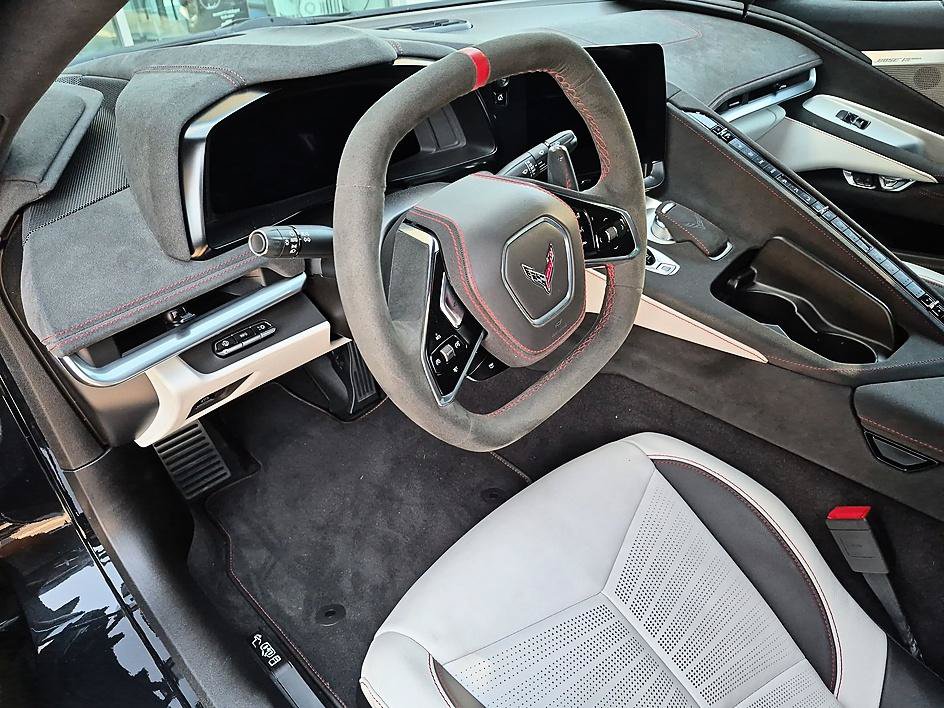 Used 2023 Chevrolet Corvette Stingray Premium Cpe RWD image 16