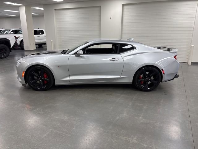 Used 2017 Chevrolet Camaro SS RWD image 4