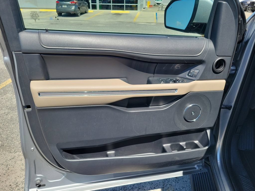 Used 2024 Ford Expedition Max Limited RWD image 19