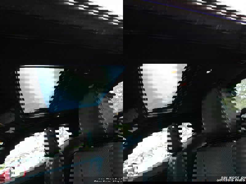 Used 2011 Dodge Challenger SE image 36