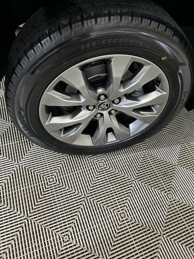 Used 2024 Toyota Grand Highlander Platinum image 17