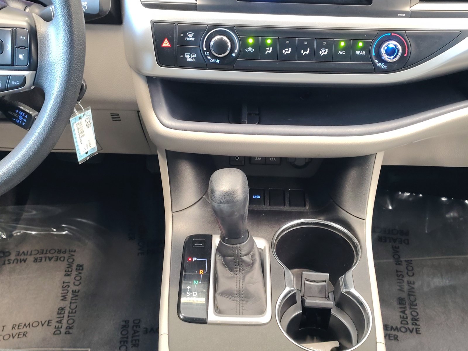 Used 2017 Toyota Highlander LE FWD image 20