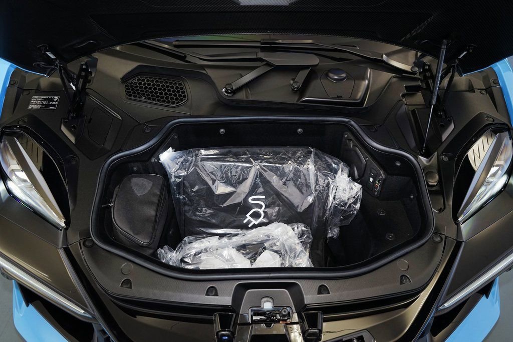 Used 2025 Lamborghini Revuelto image 41