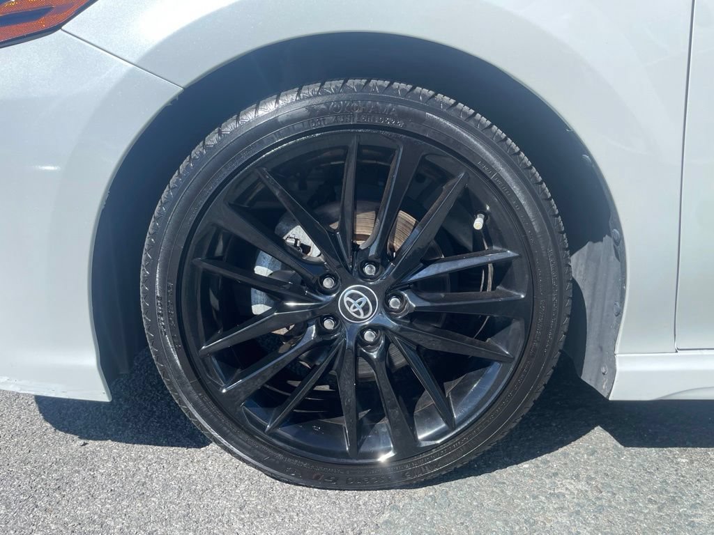 Used 2022 Toyota Camry XSE w/ Cold Weather Package FWD image 9
