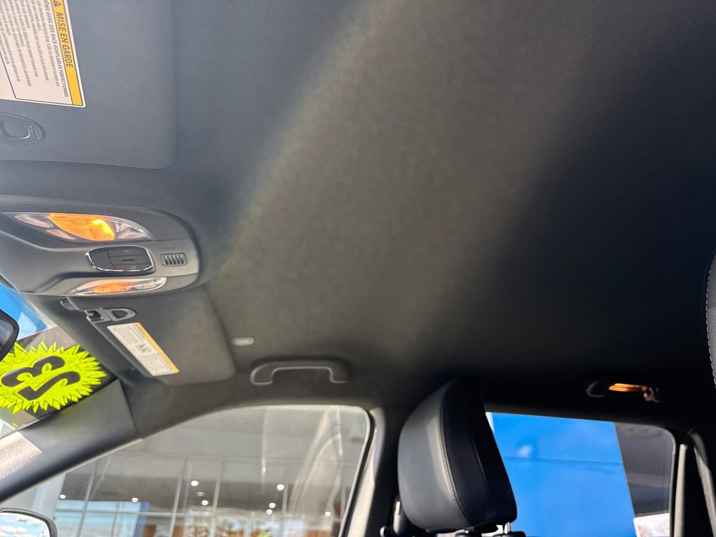 Used 2023 Jeep Compass Latitude image 24