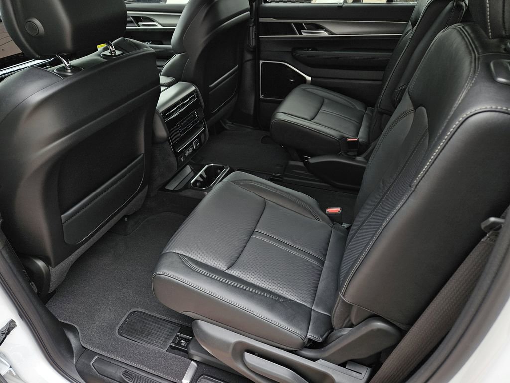 New 2026 Jeep Grand Wagoneer Limited AWD/4WD image 16