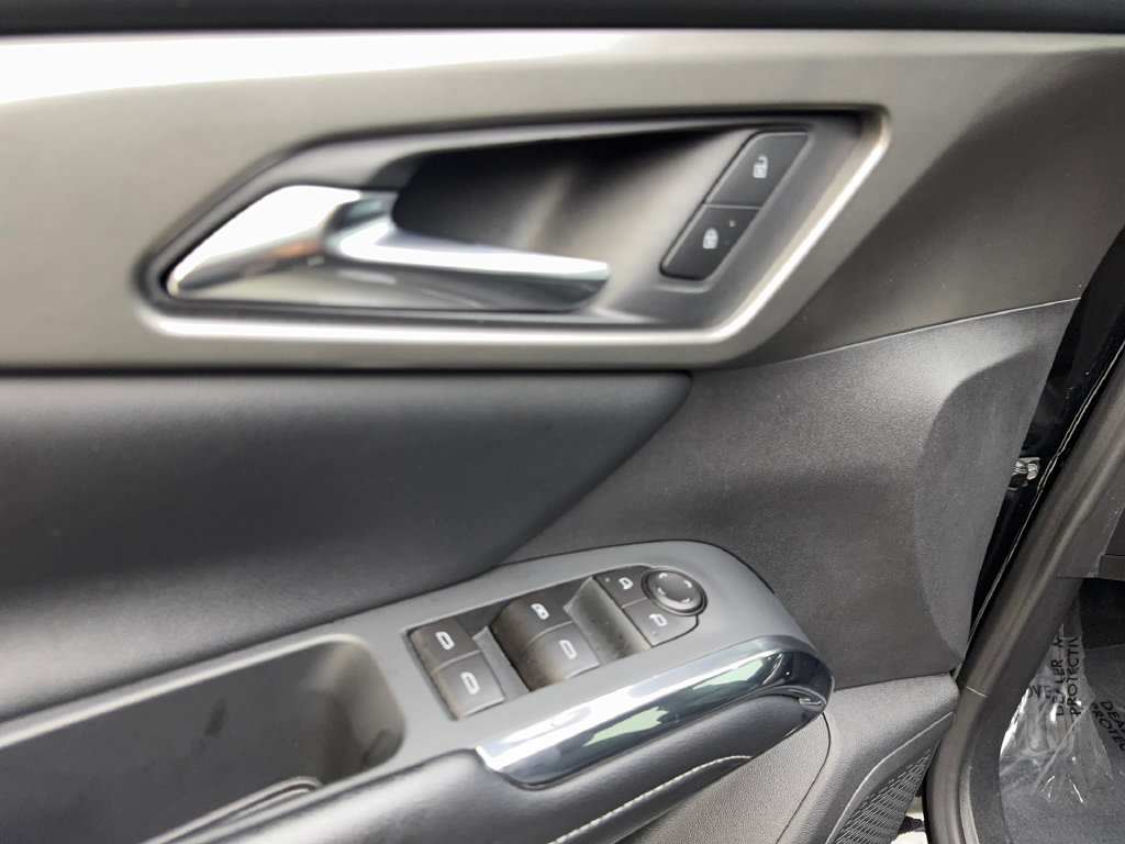 Used 2026 Chevrolet Traverse LT FWD image 34