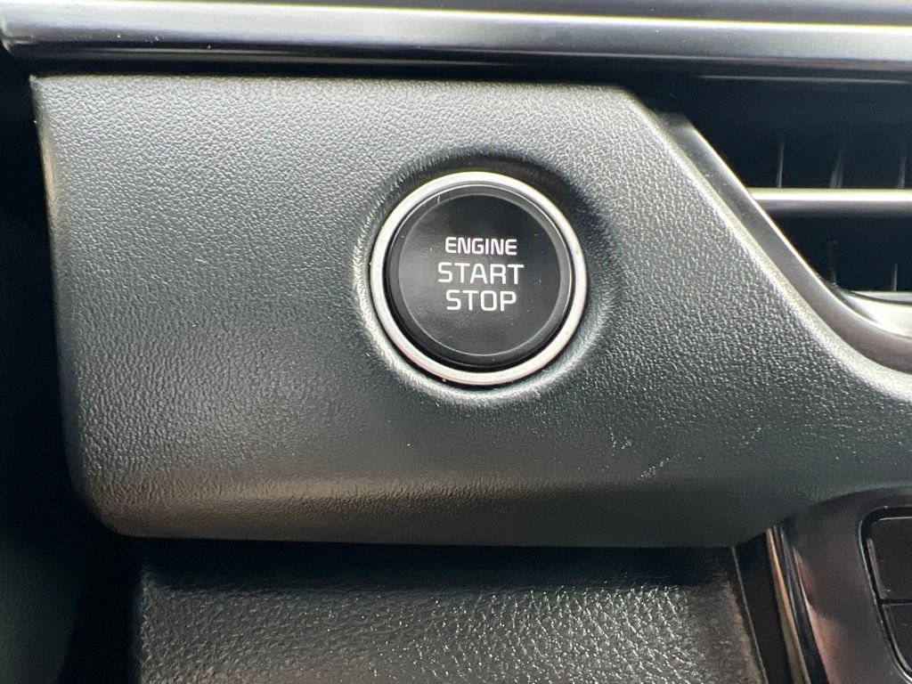 Certified 2025 Kia Seltos EX w/ EX Sunroof Package AWD/4WD image 63