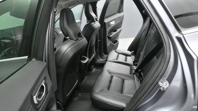 Used 2019 Volvo XC60 T6 Momentum w/ Advanced Package AWD/4WD image 22
