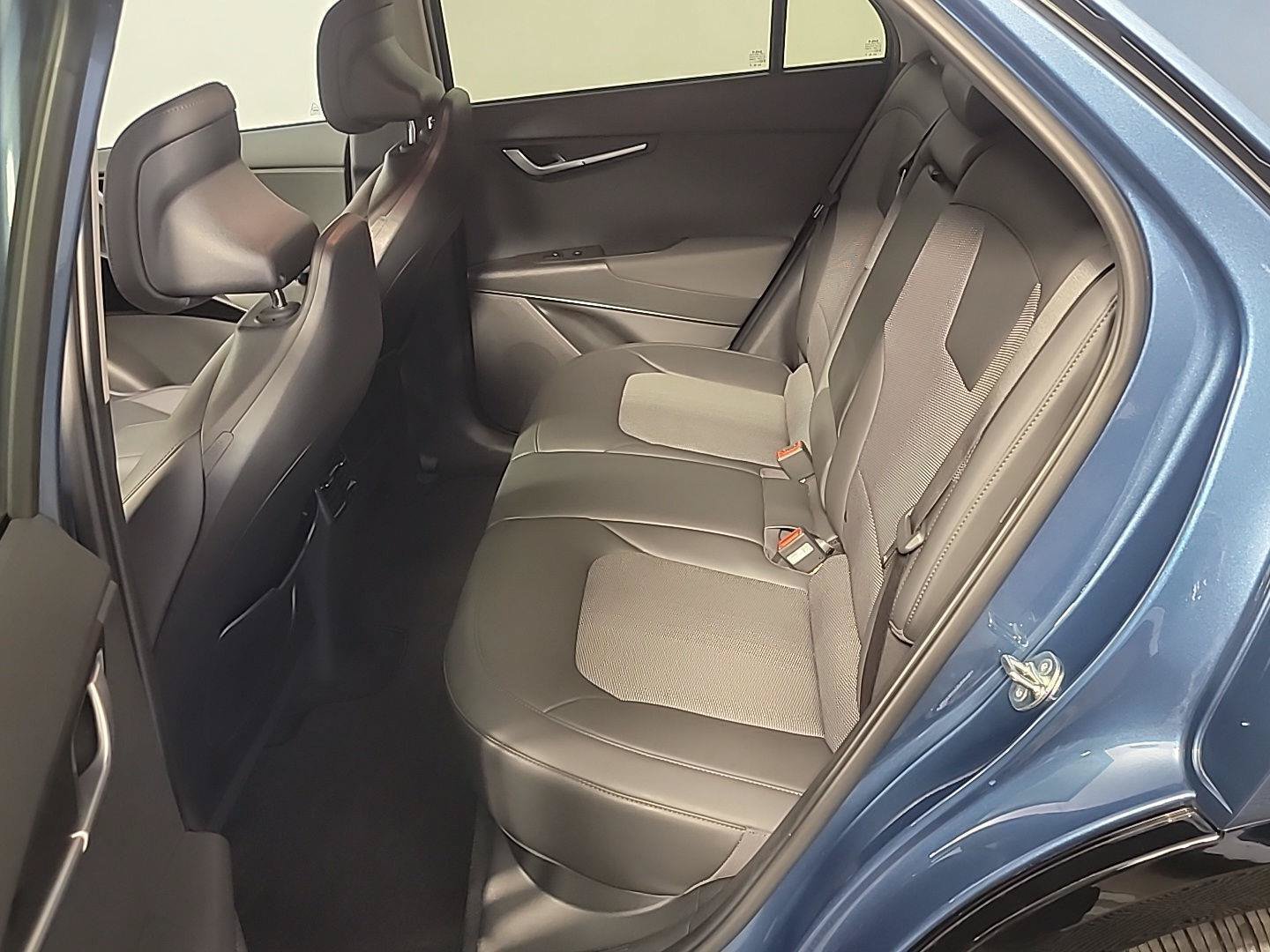 Used 2025 Kia Niro Wind w/ Wind Preserve Package FWD image 18