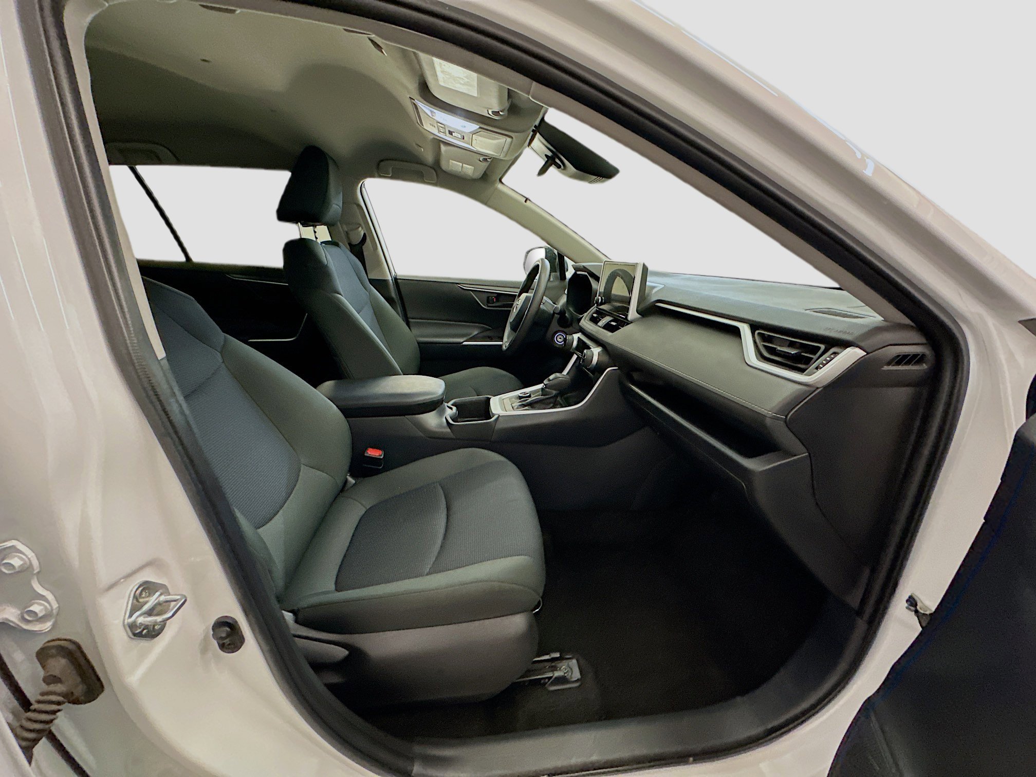 Used 2025 Toyota RAV4 LE image 32