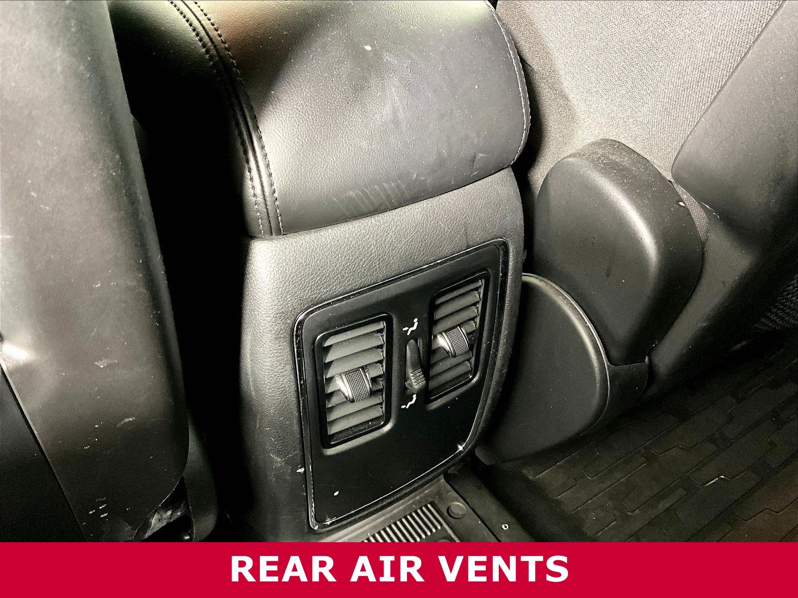 Used 2021 Jeep Grand Cherokee Laredo AWD/4WD image 10