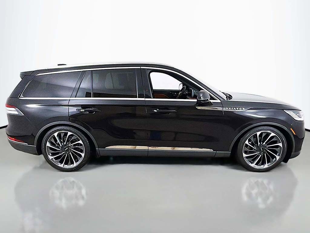 Used 2025 Lincoln Aviator Reserve w/ Equipment Group 201A AWD/4WD image 18