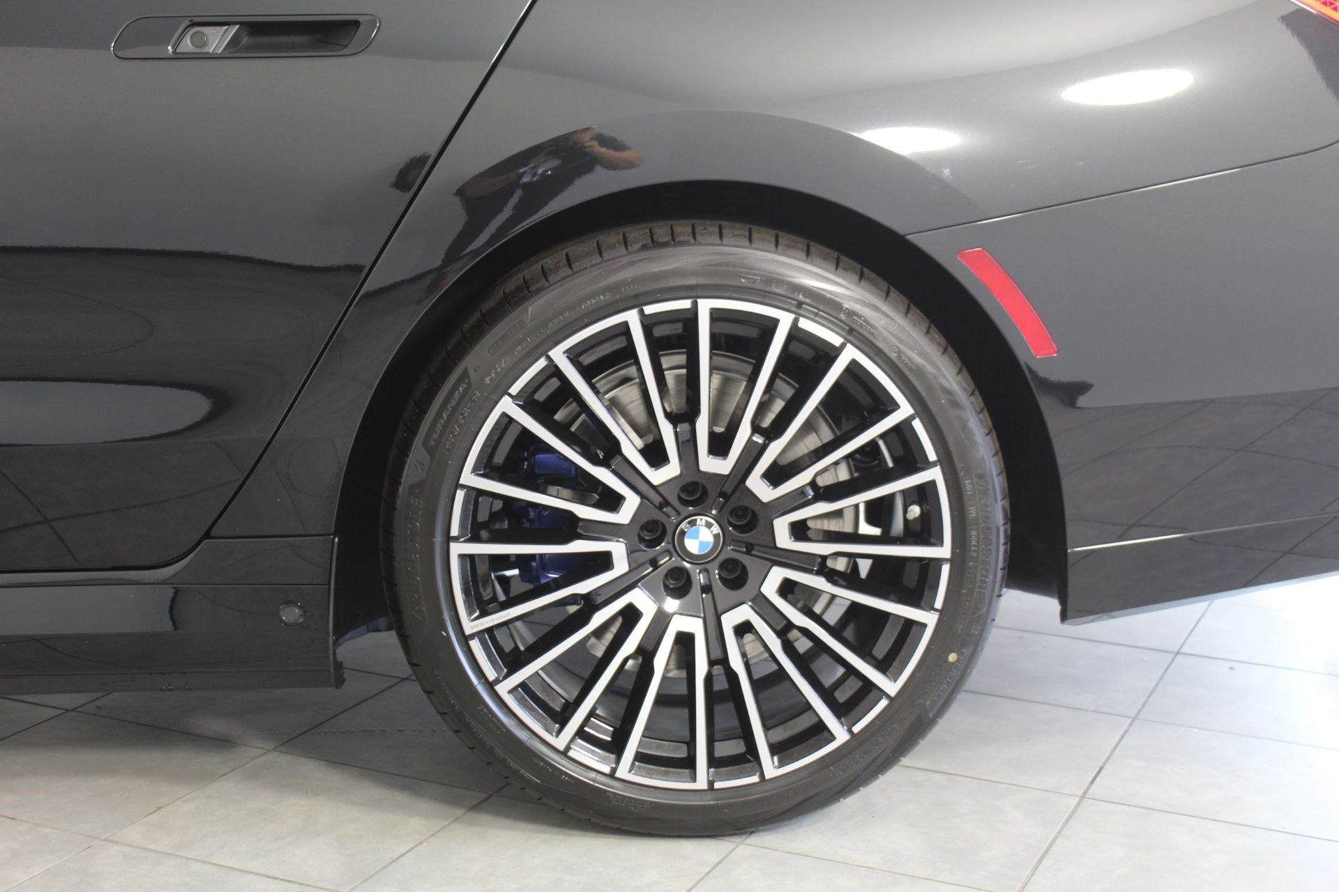 New 2026 BMW 750e xDrive w/ Executive Package image 23