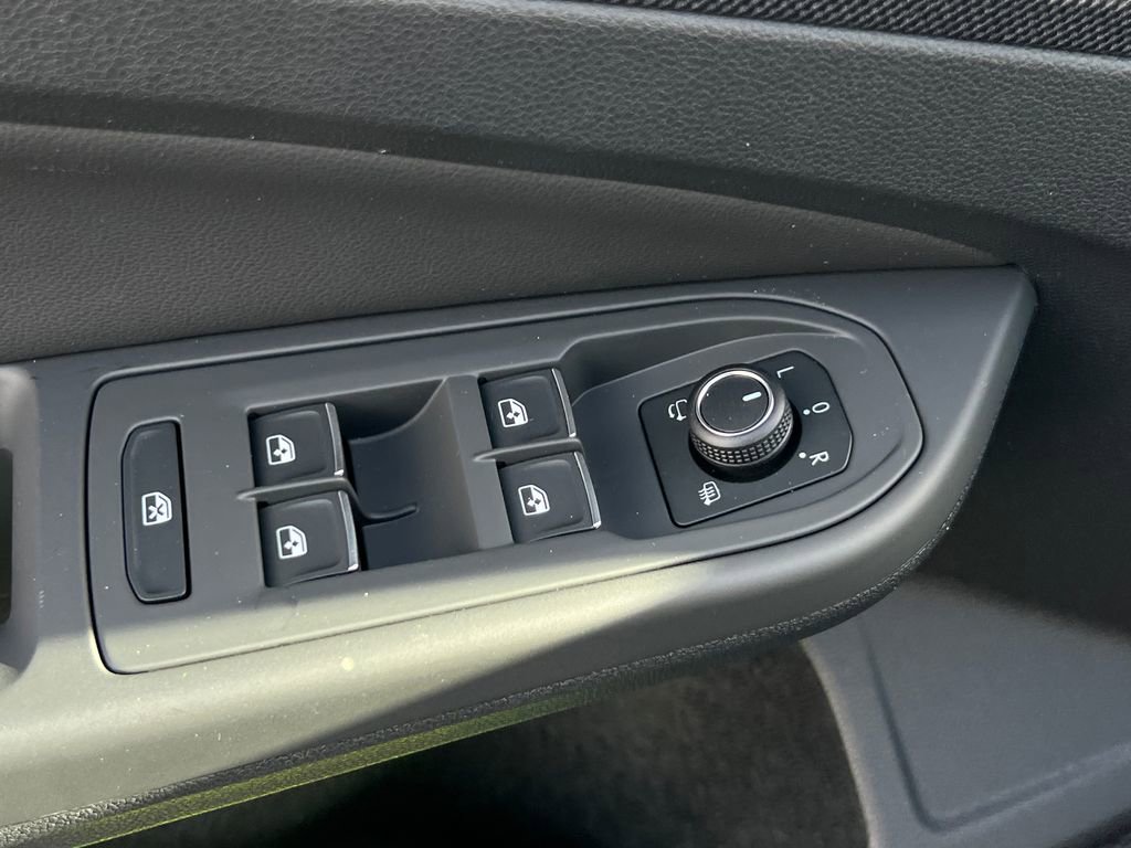 New 2026 Volkswagen GTI SE FWD image 28