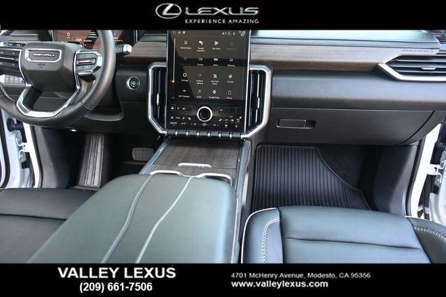 Used 2024 GMC Acadia Denali w/ Super Cruise Package image 8