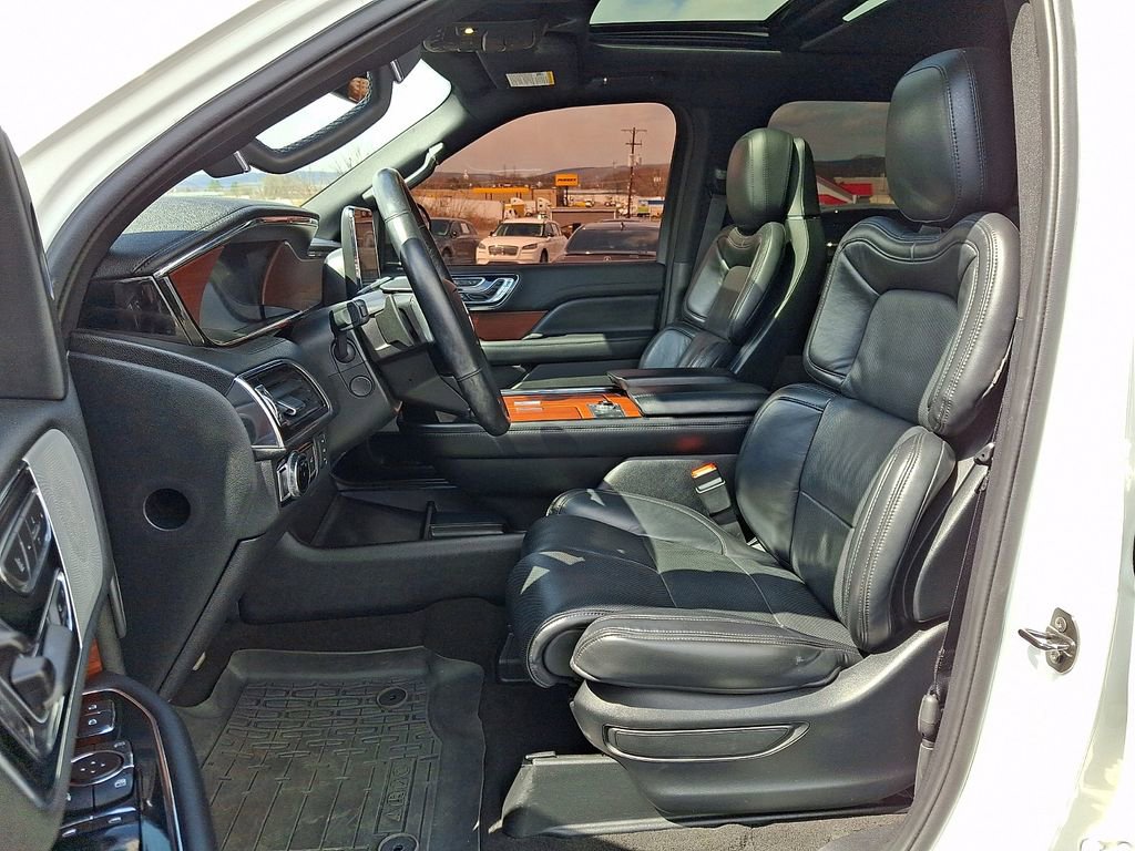 Certified 2020 Lincoln Navigator Reserve w/ Equipment Group 208A Reserve image 14