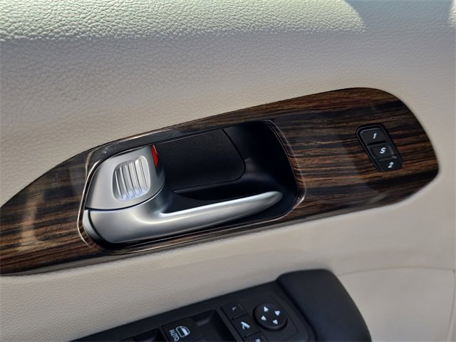 Used 2024 Chrysler Pacifica Limited image 21
