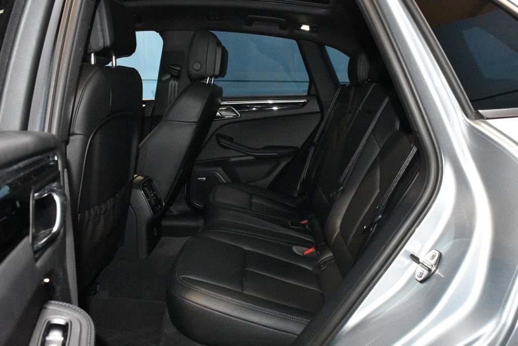 Certified 2026 Porsche Macan AWD/4WD image 20