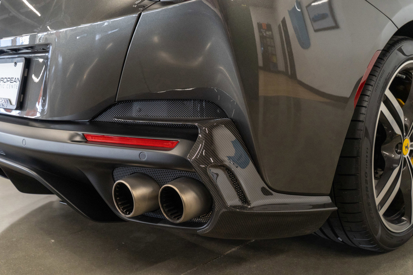Used 2019 Ferrari Portofino RWD image 19