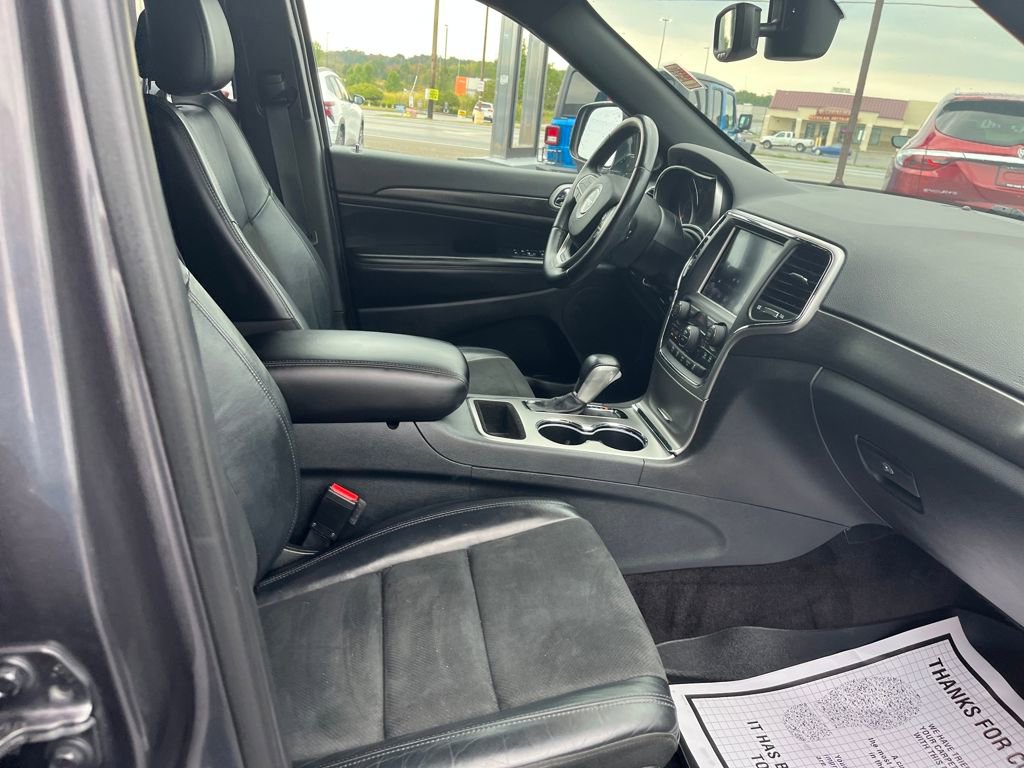 Used 2018 Jeep Grand Cherokee Altitude image 28
