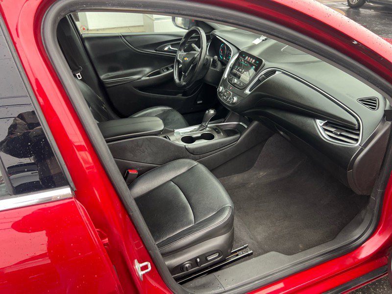 Used 2016 Chevrolet Malibu LT image 8