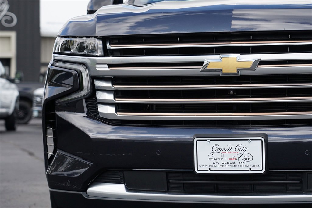 Used 2023 Chevrolet Suburban High Country image 9