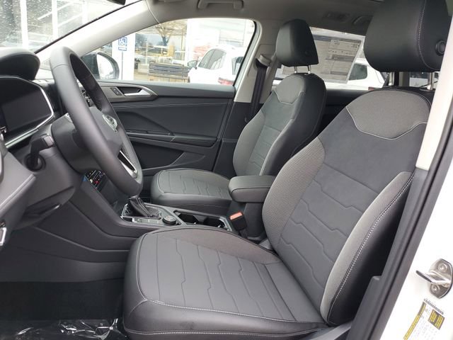 New 2026 Volkswagen Taos SE image 15